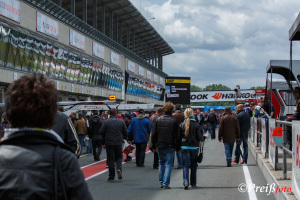 Boxengasse (Motorsport - Pitwalk)