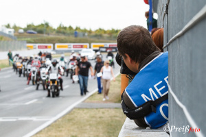 Startaufstellung (Motorsport - Pitwalk)