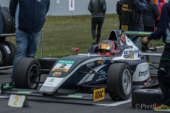 Vorbereitung im Formel Car